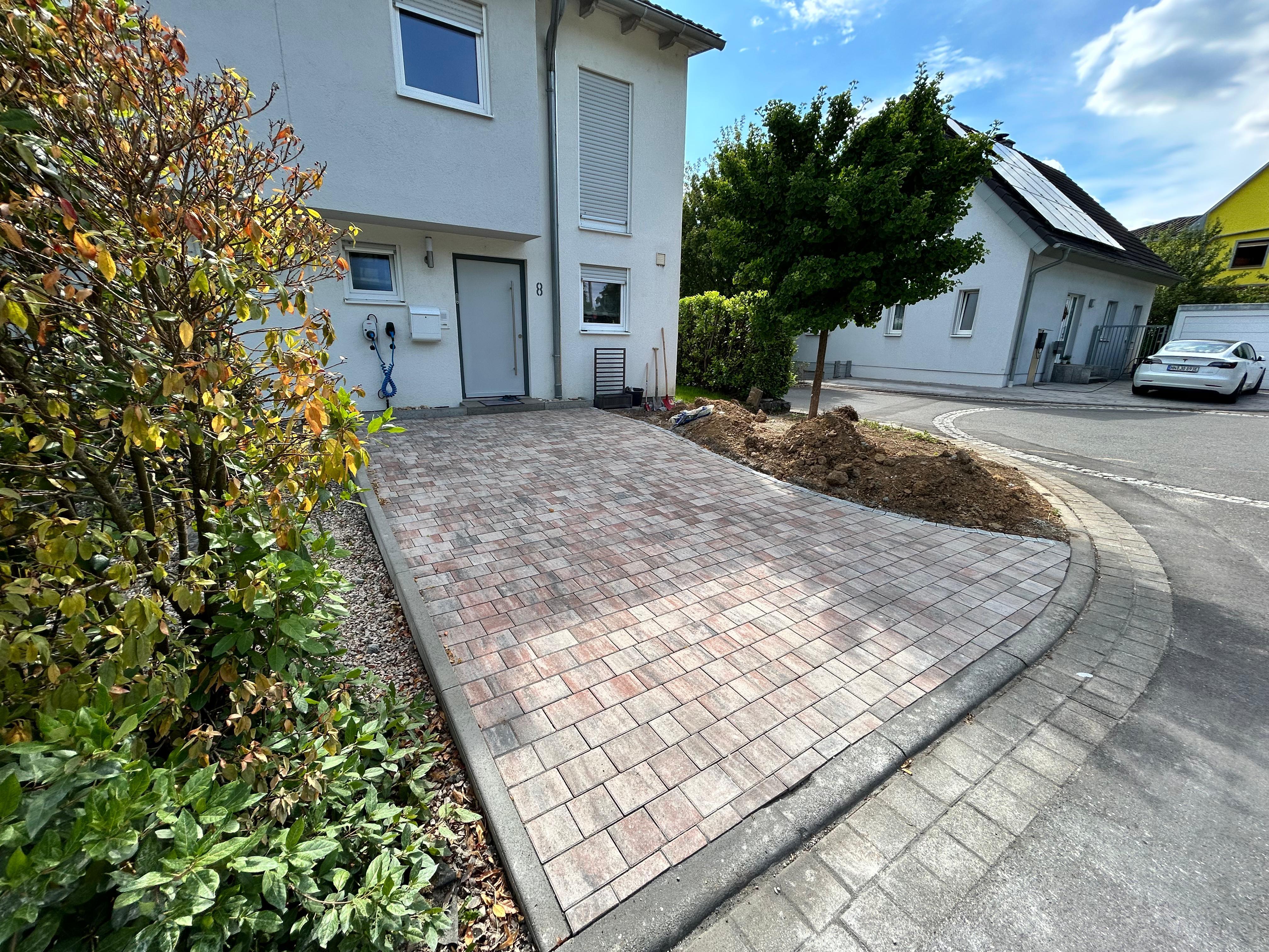 Pflaster- & Randsteinarbeiten